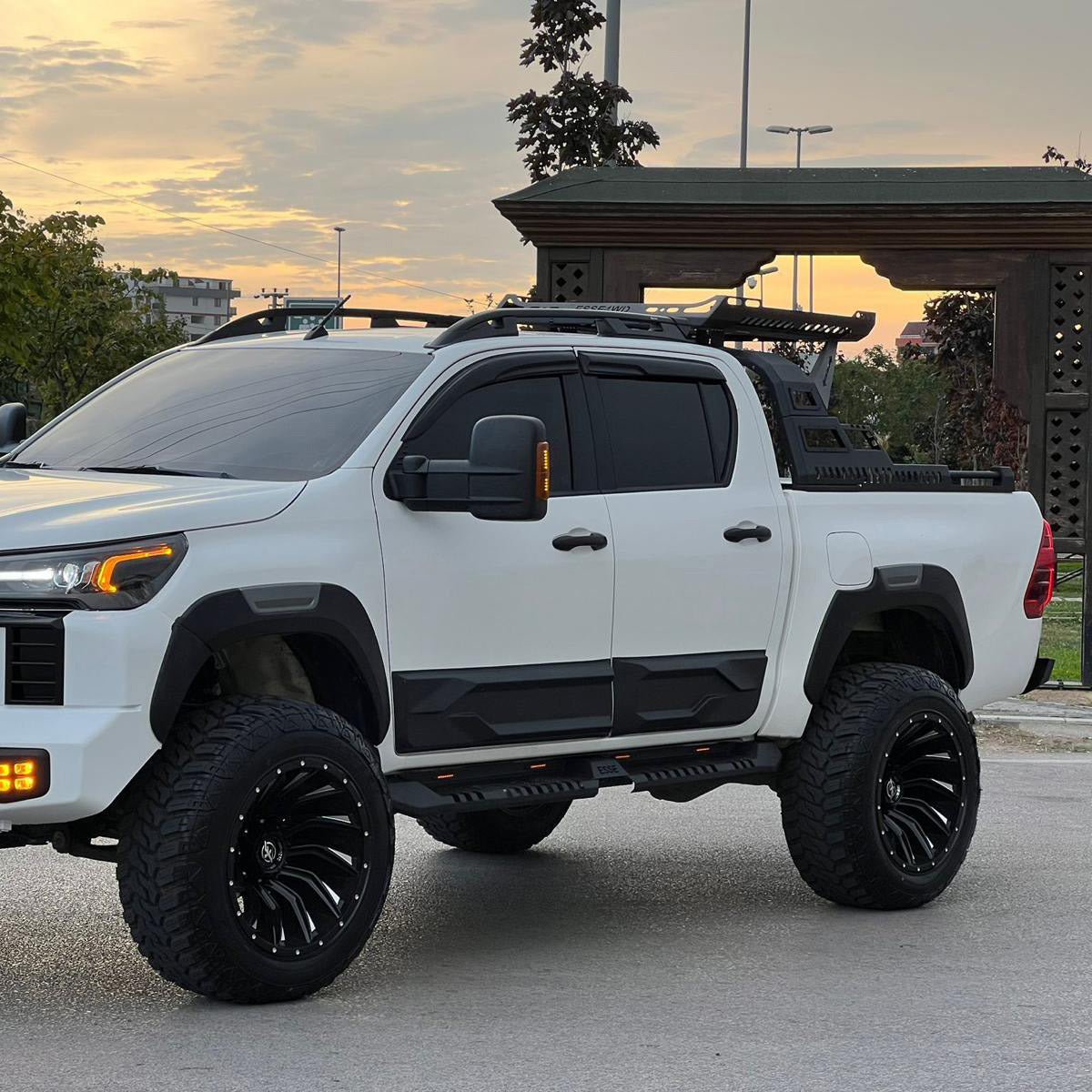 Body Cladding TOYOTA Hilux Body Cladding TOYOTA Hilux