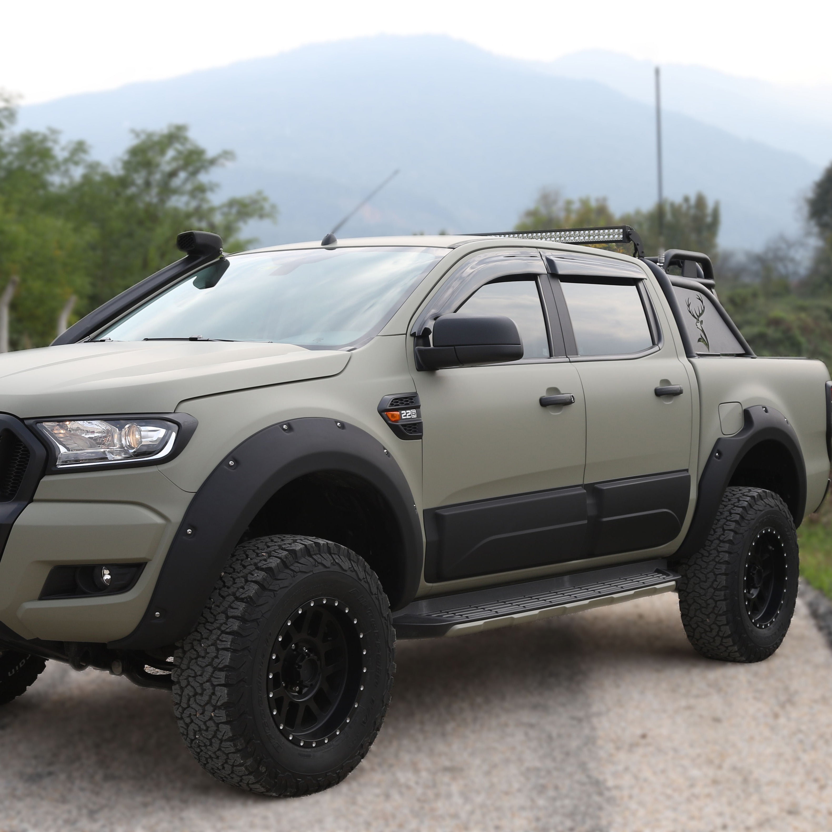 Drive your car with Exclusive Body Cladding FORD Ranger