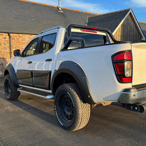 Karosserieverkleidung kompatibel mit NISSAN Navara NP300 (D23) 2014-2021 (Jumbo)
