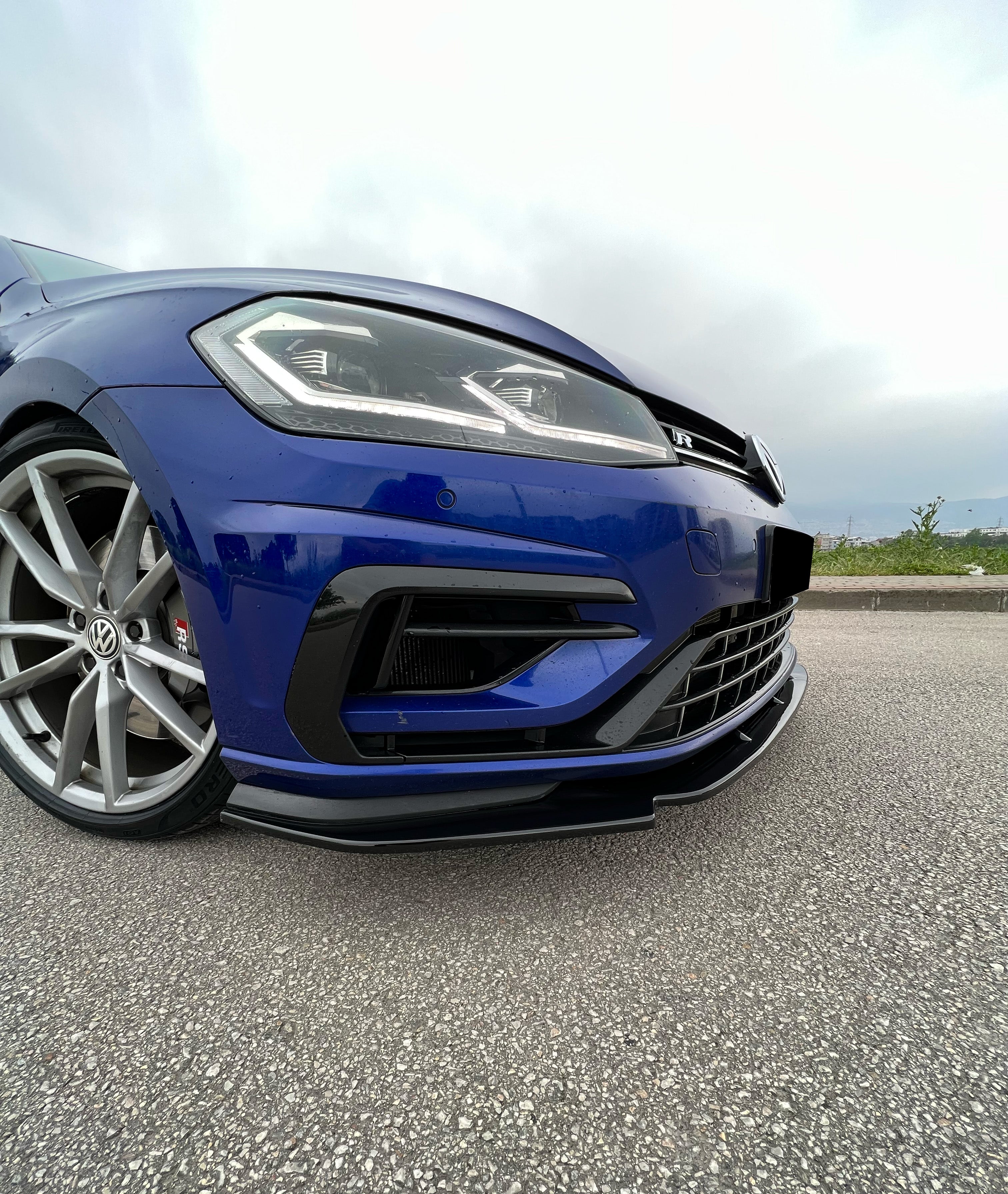 VW VOLKSWAGEN Golf Mk7.5 R 2017-2020 Front Splitter Version 3 - ONEWAY Automotive GmbH